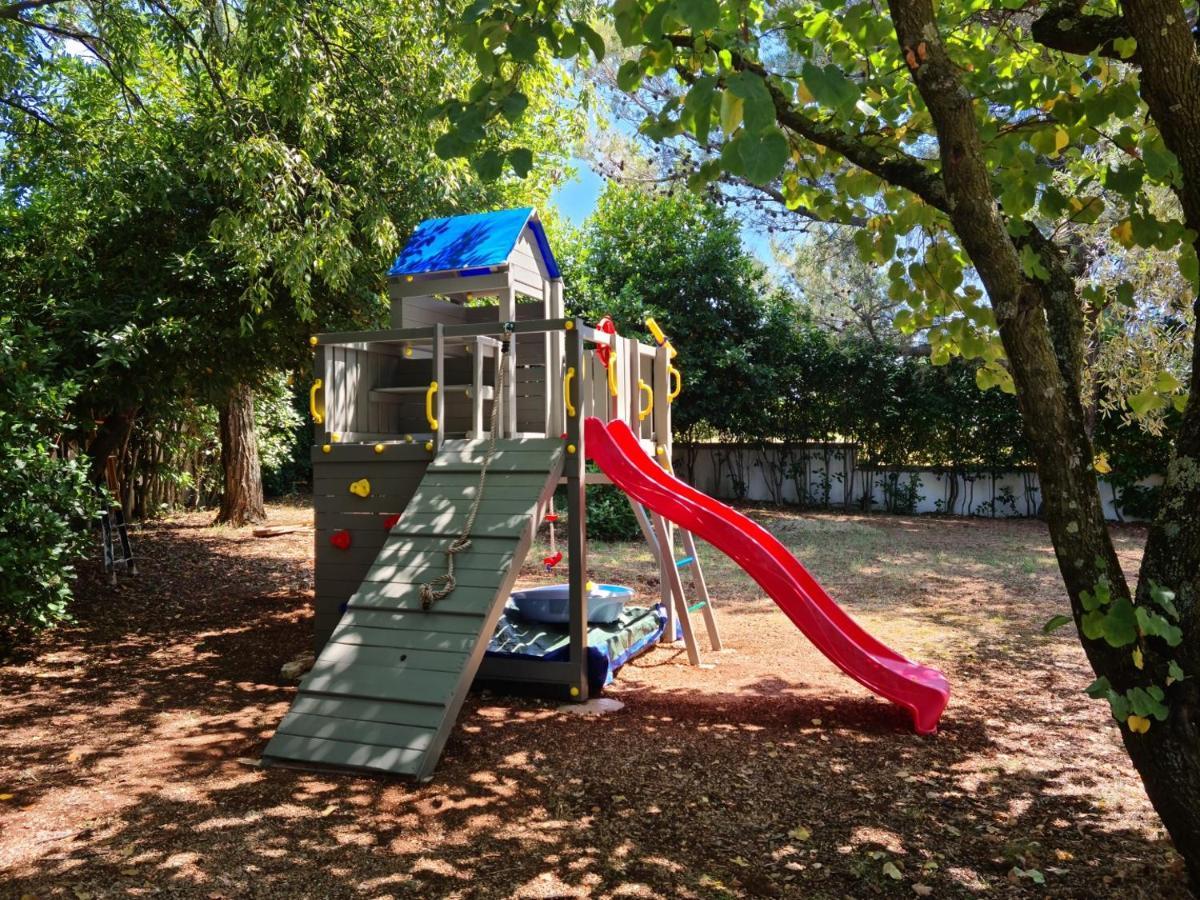 Villa Rosa With Yard And Children'S Playground Tar-Vabriga Eksteriør billede